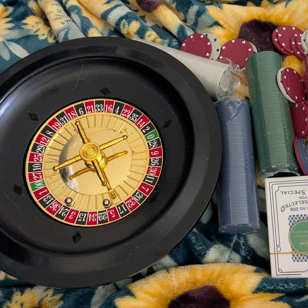 Roulette Wheel with Poker Chips Set